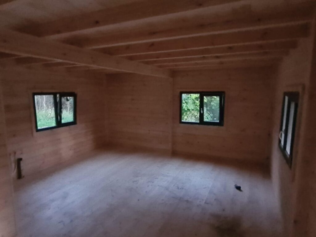 budowa drewnianego domku